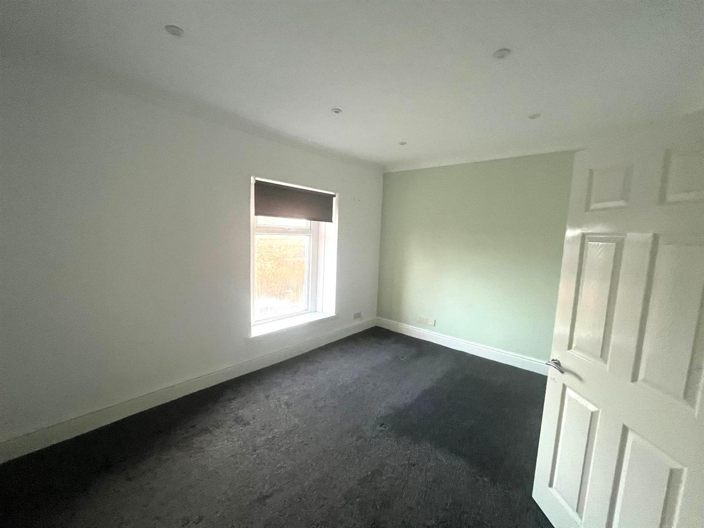 Idris Terrace, Plasmarl, Swansea, SA6 8LT